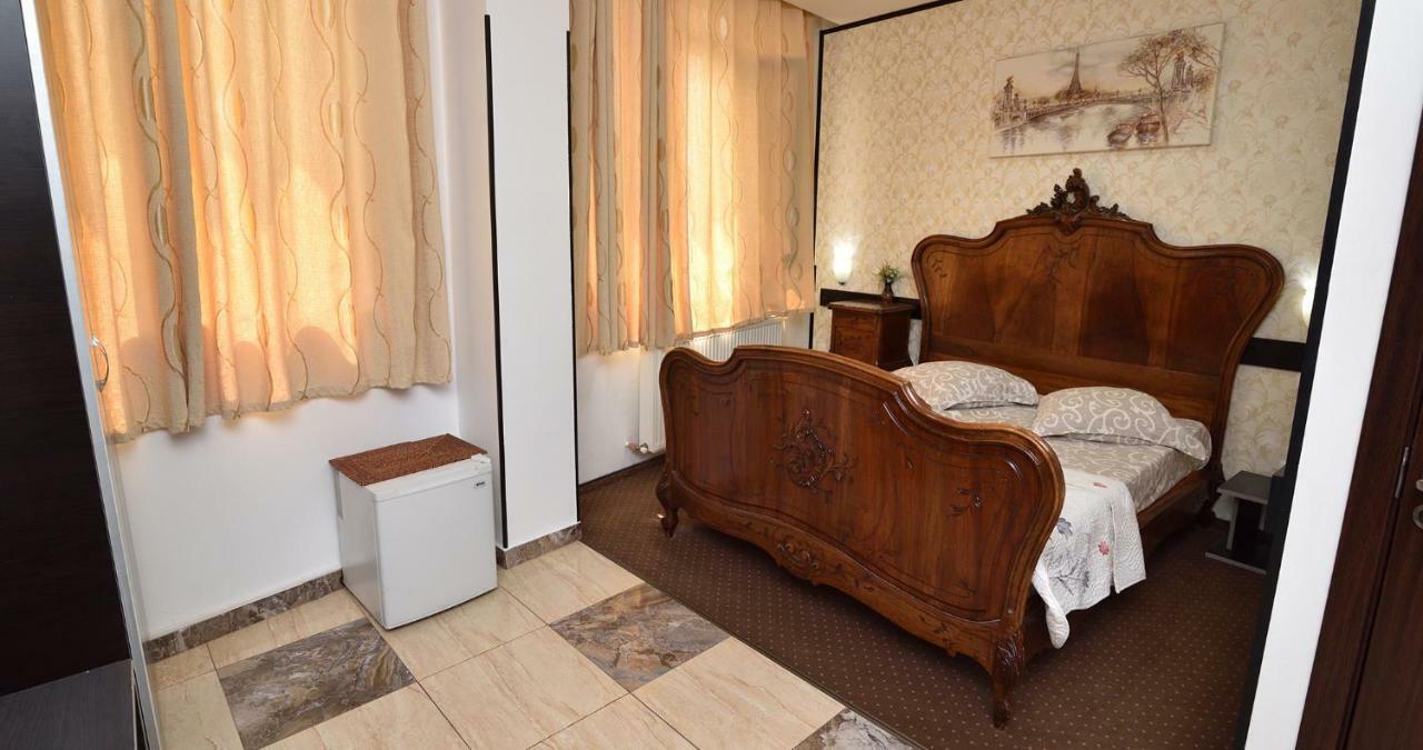 Hotel Taco Bucarest Extérieur photo