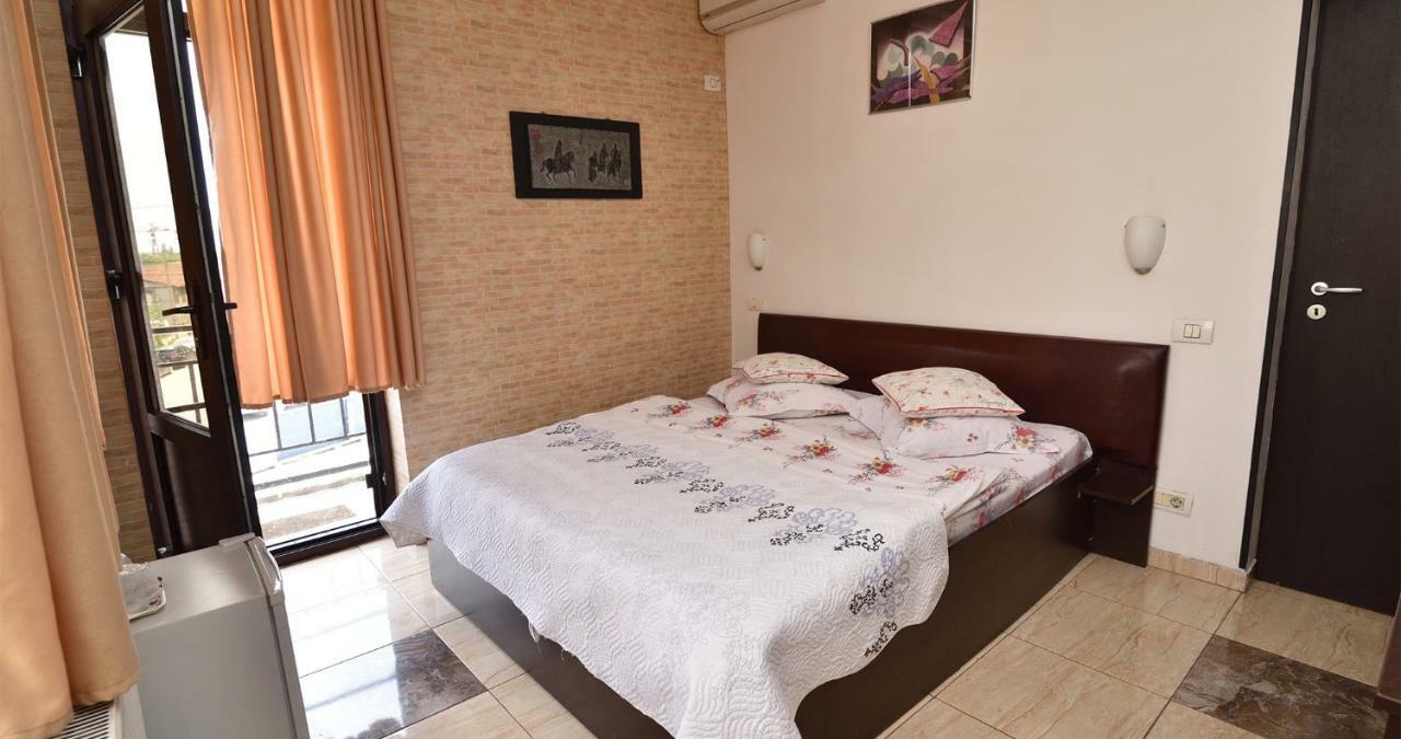 Hotel Taco Bucarest Extérieur photo