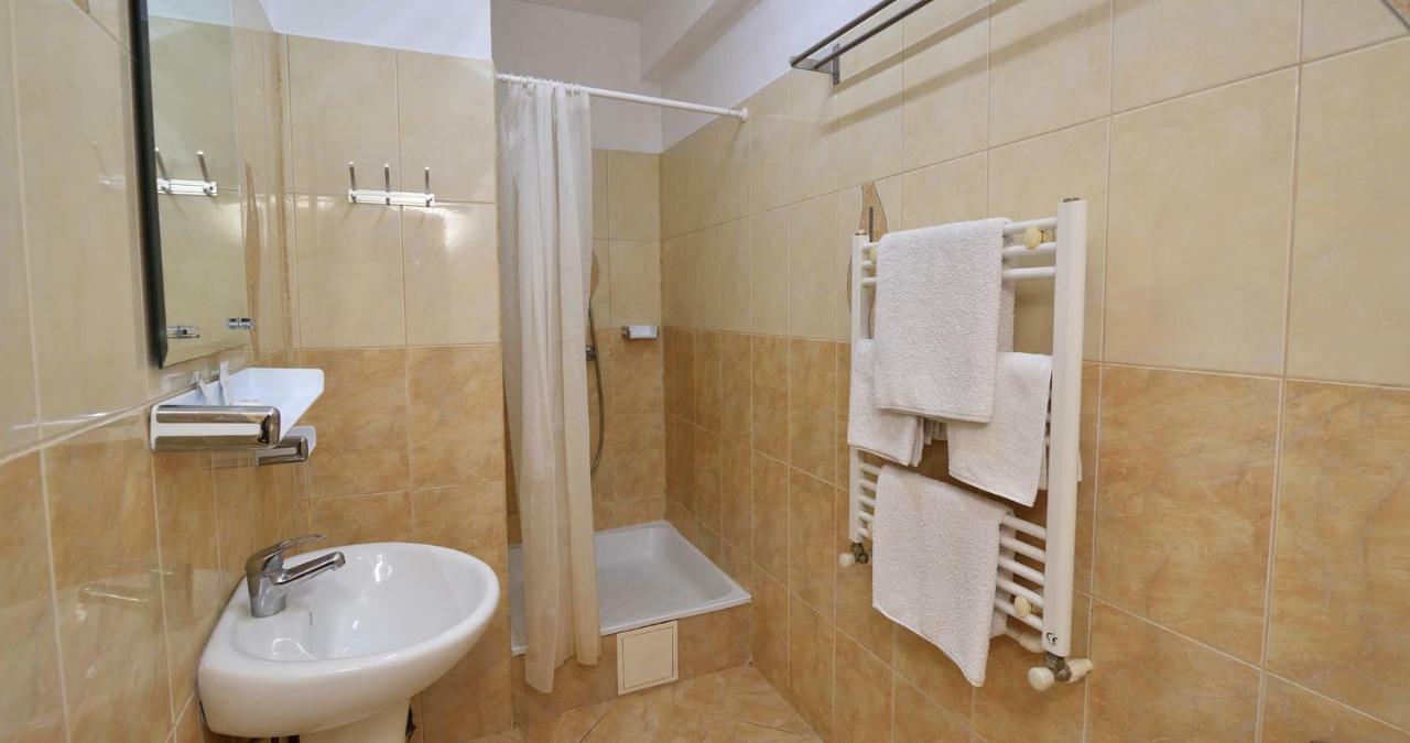 Hotel Taco Bucarest Extérieur photo