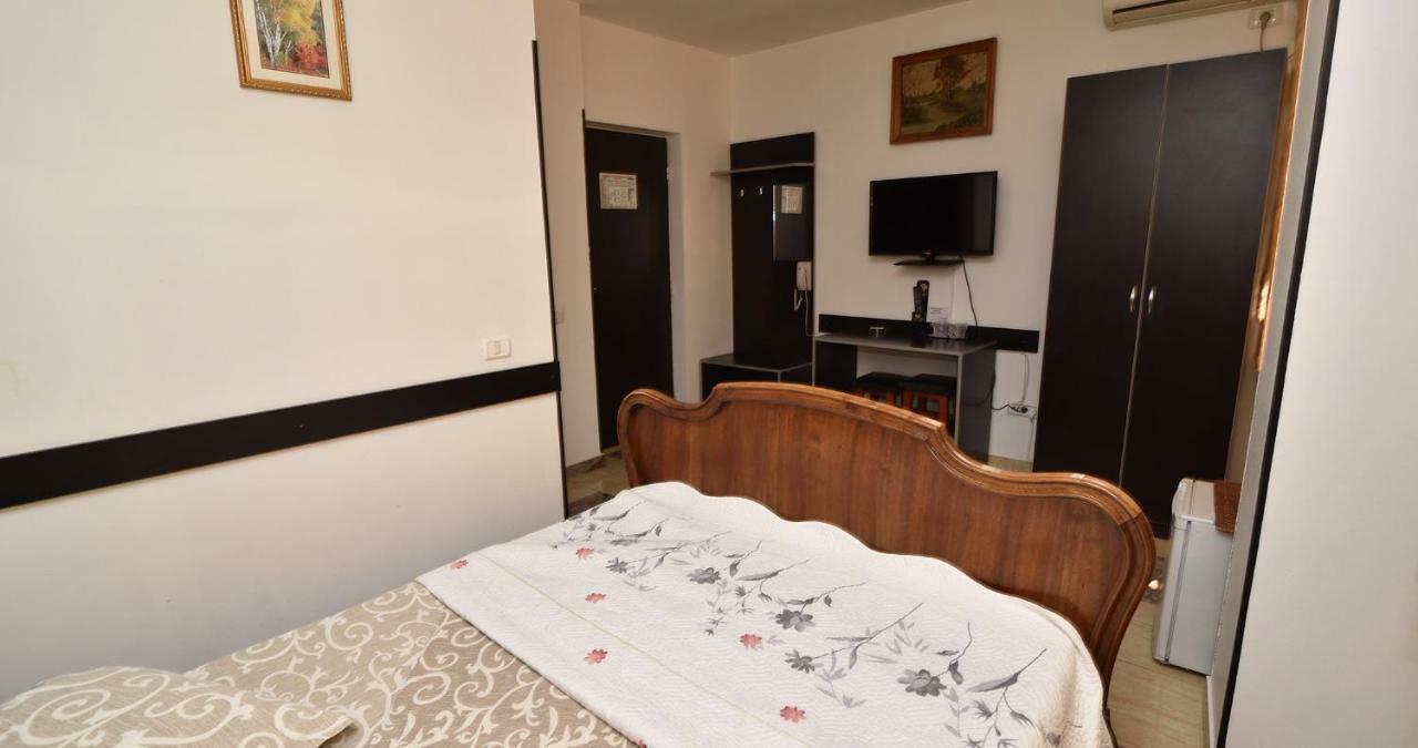 Hotel Taco Bucarest Extérieur photo