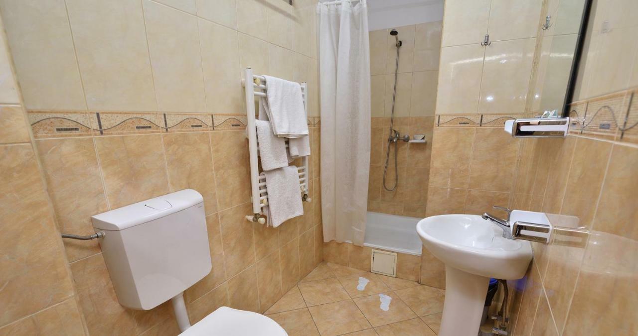 Hotel Taco Bucarest Extérieur photo